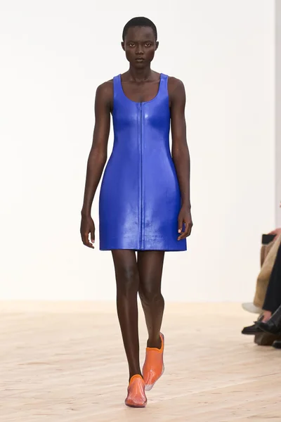 Look 3